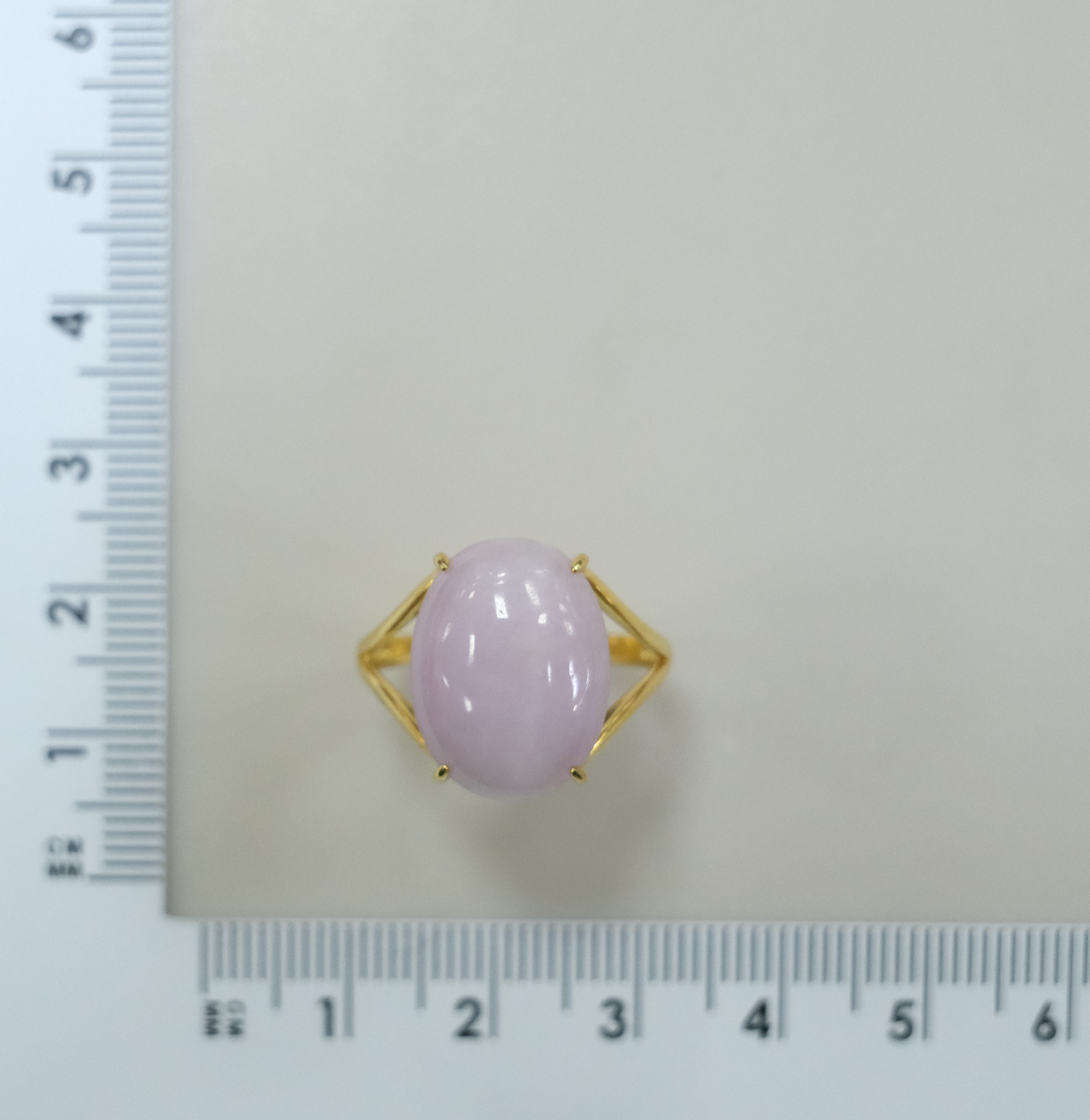 Серебряное кольцо с кунцитом
